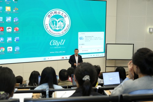 President Liu Jun of City University of Macau Delivers In-person Lecture to Guide PhD Students of sc...