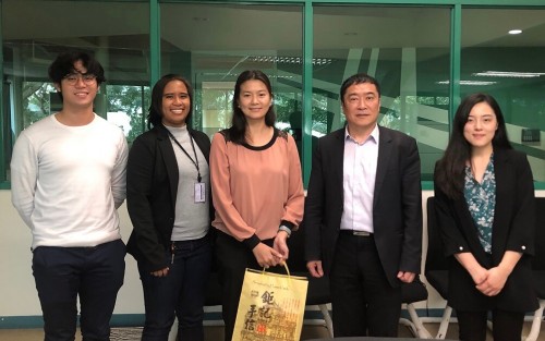 我校代表與菲律賓大學國際交流處代表合影