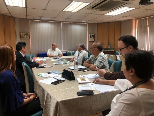 我校代表與菲律賓國父大學代表進行會談