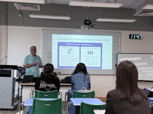 School of Education Holds Academic Lecture“How to Plan and Conduct Research in Language Education?”
